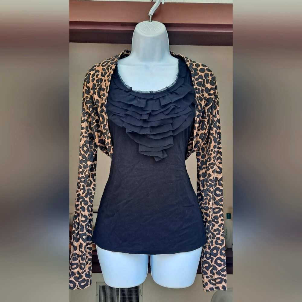 Brand New NWT Xiss Kiss Leopard Shrug Leopard Lightweight Crop Top MED